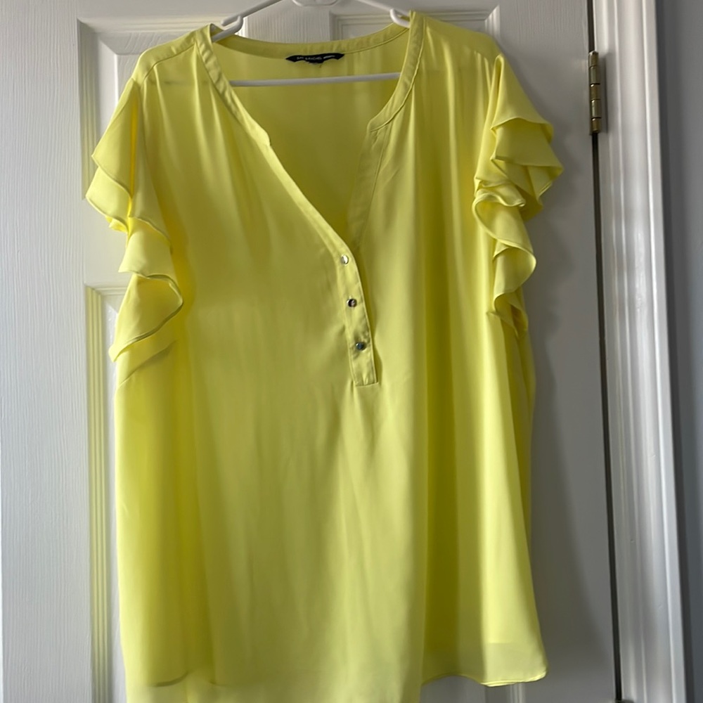 Zac&Rachel lemon yellow 3x cap sleeves w buttons in front